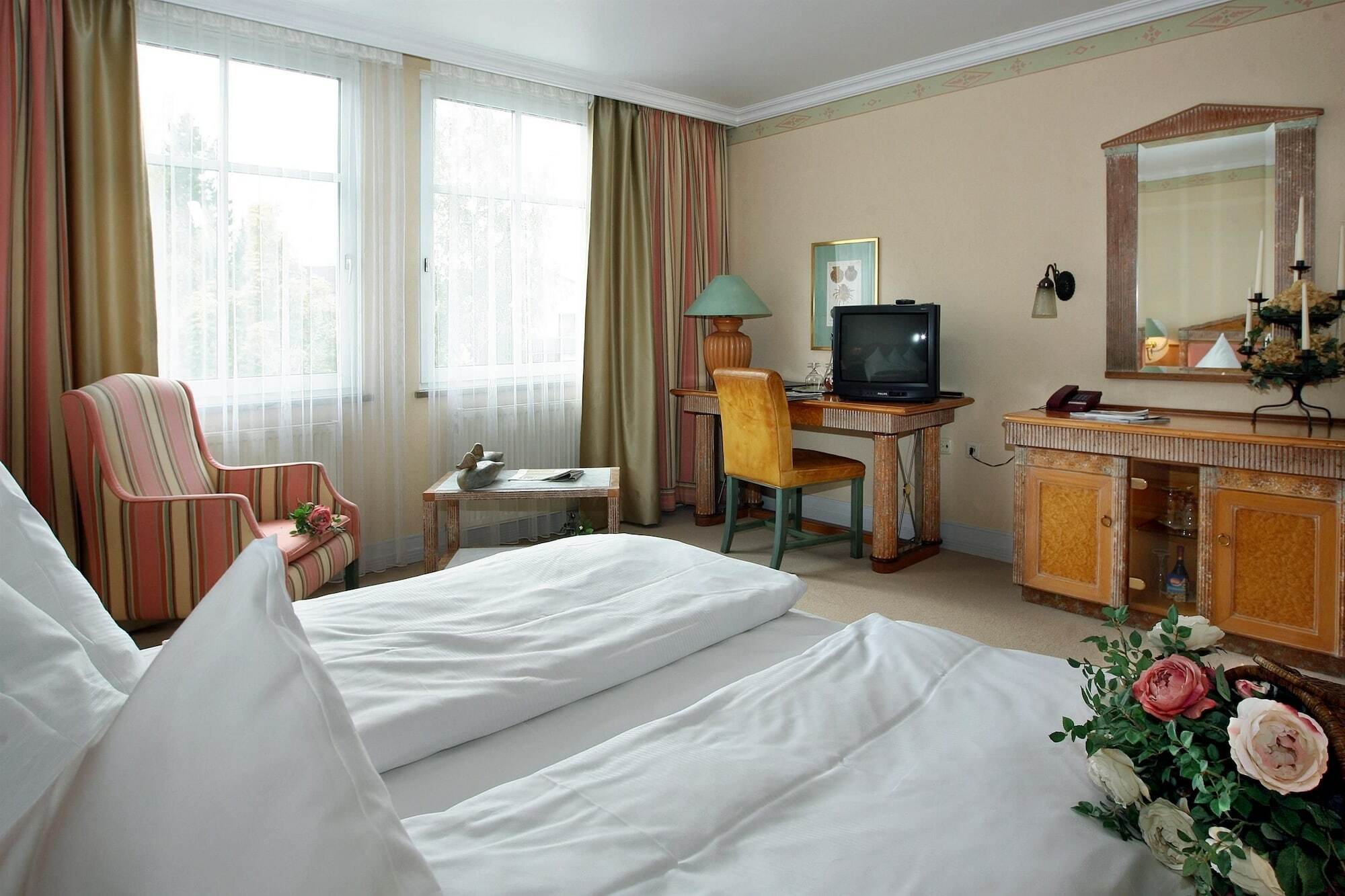 ホテル Olymp Munich エヒング エクステリア 写真